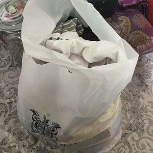 Women’s size 6-8 (medium to large) bag!!